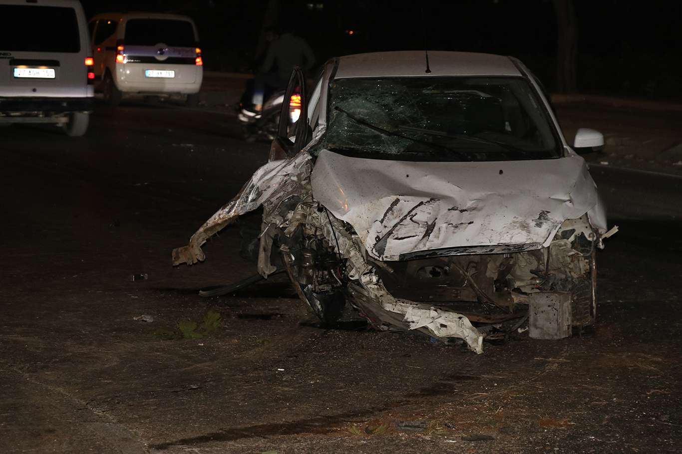 Aşırı hız kazaya neden oldu: Biri ağır 3 yaralı Aşırı hız kazaya neden oldu: Biri ağır 3 yaralı